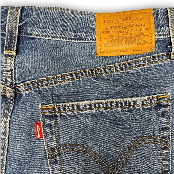 Levi’s Denim Ribcage Shorts - Picture 4 of 4